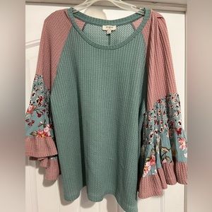 Umgee bell sleeve top